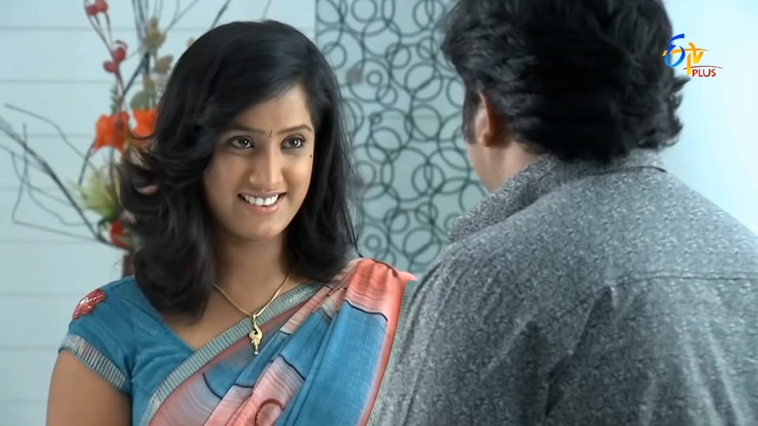 Hot and Sexy Sravani Priyanth Shows Off Her Curves