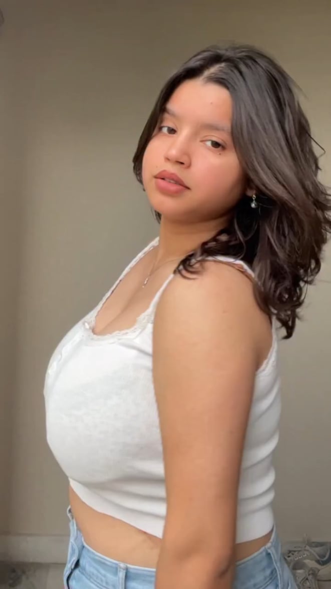 Hot and Sexy Teju Showcases Her Stunning Curves