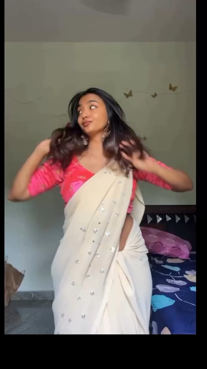 Hot and Sexy Teju Shows Off Her Stunning Cleavage