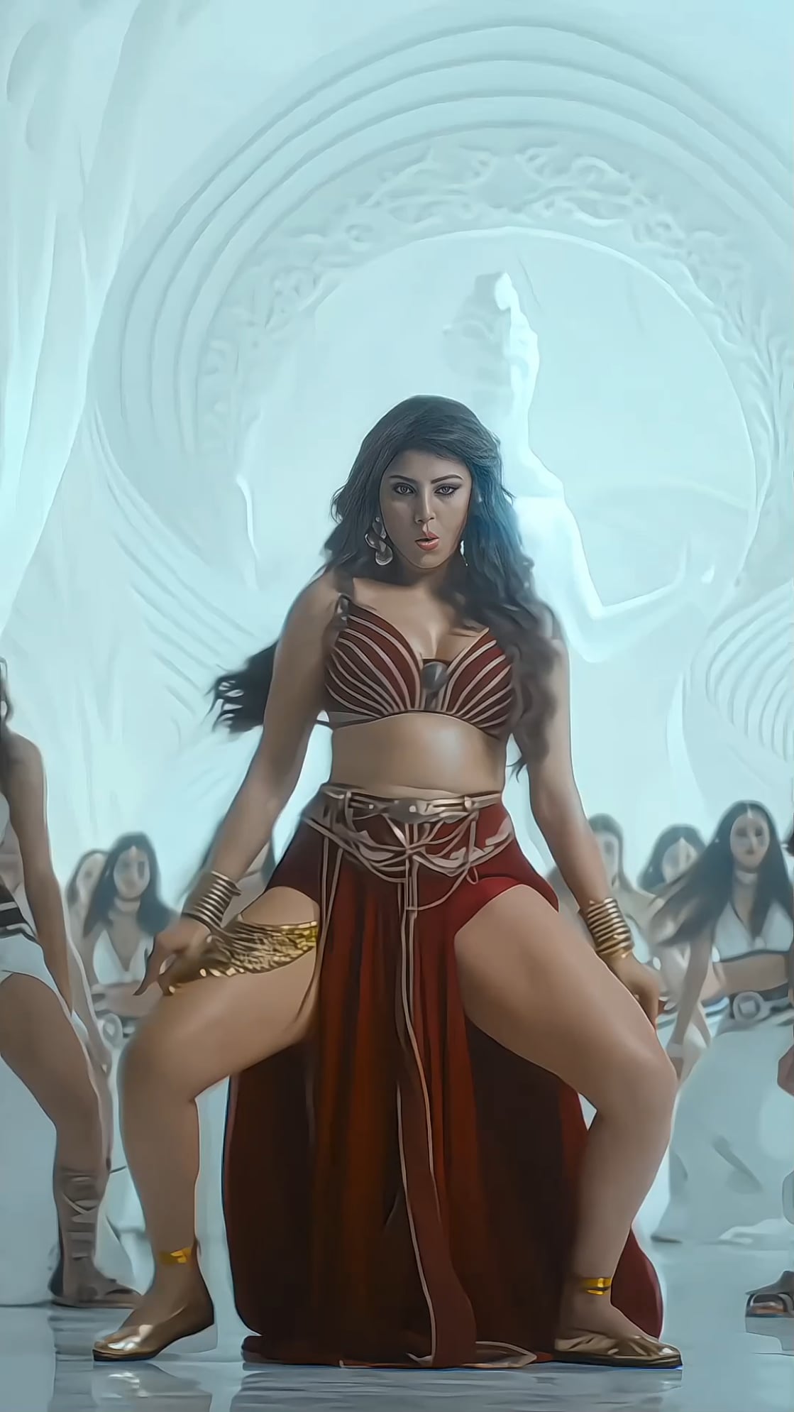 Hot and Sexy Urvashi Rautela Shows Off Her Gorgeous Curves