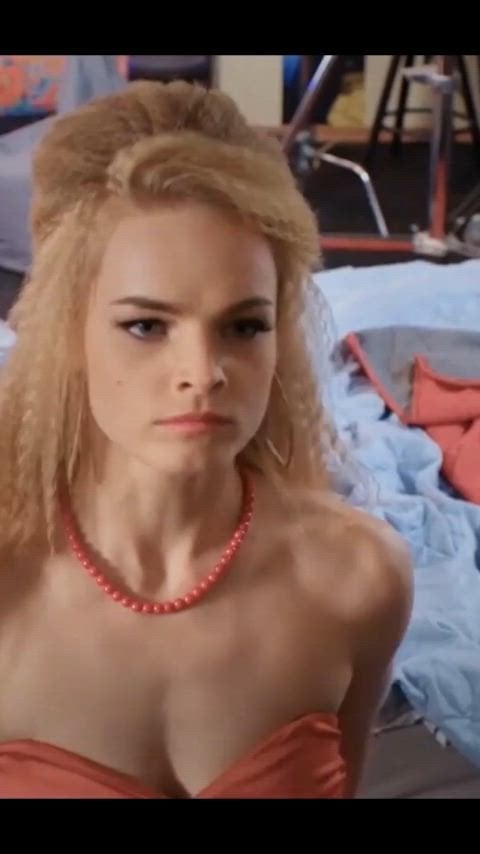Ieva Florence’s nude scene in ‘Swindlers’ (Blezi) (2018)