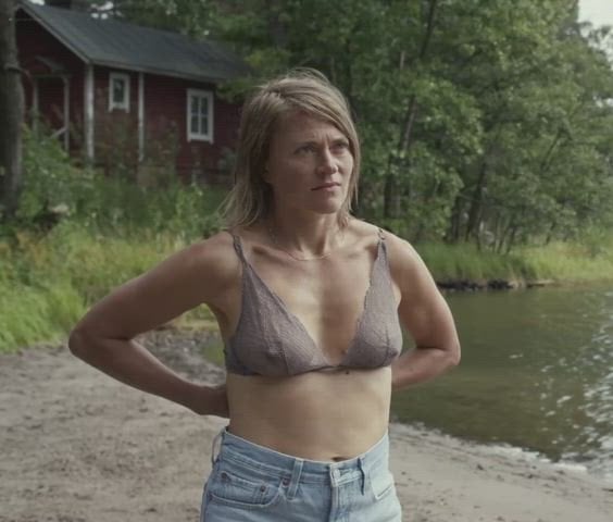 Inka Kallén’s nude scene in ‘The Wait’ (2021)