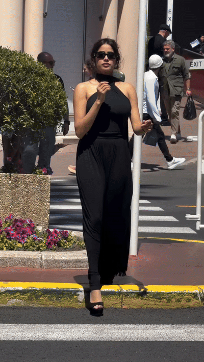 Janhvi Kapoor Shows Off Her Hot Style in Sexy Outfits