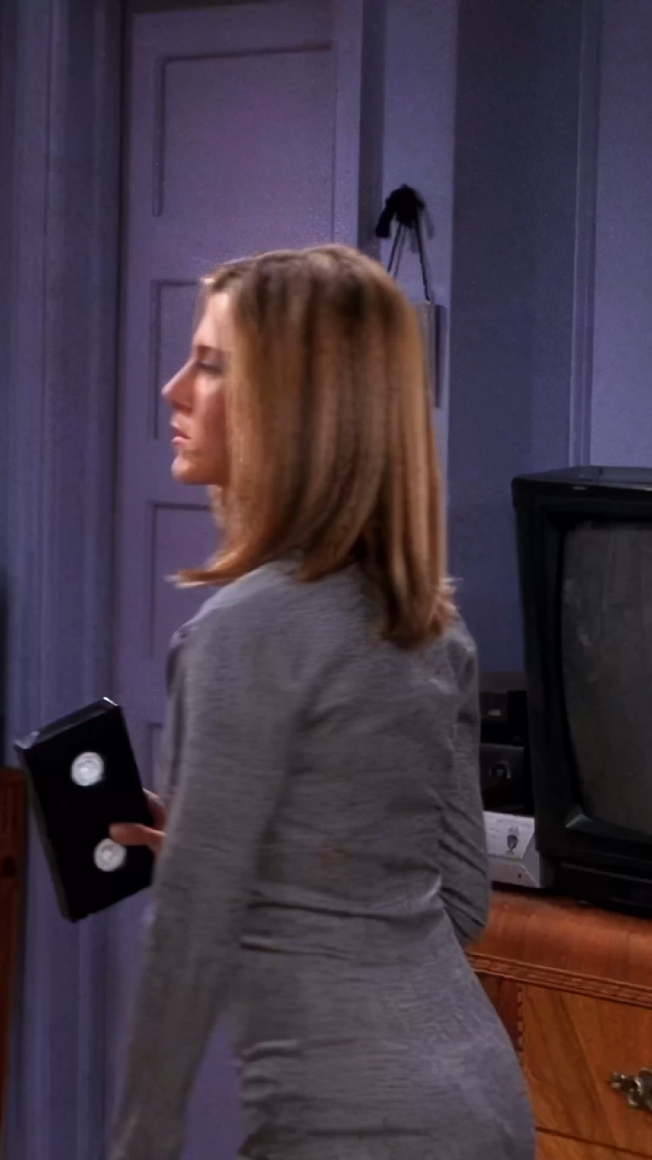 Jennifer Aniston’s Hot Ass Steals the Spotlight