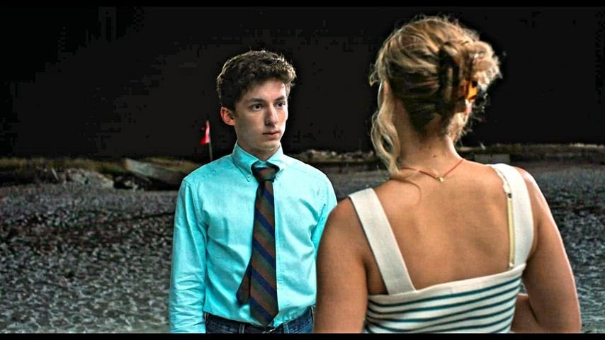 Jennifer Lawrence stars in a nude scene from No Hard Feelings (2023)