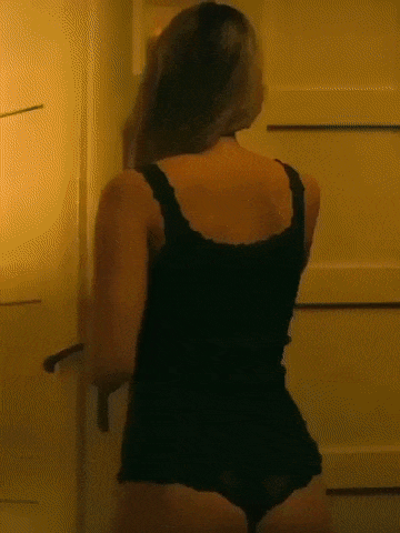 Jennifer Lawrence’s Sexy Ass Steals the Spotlight