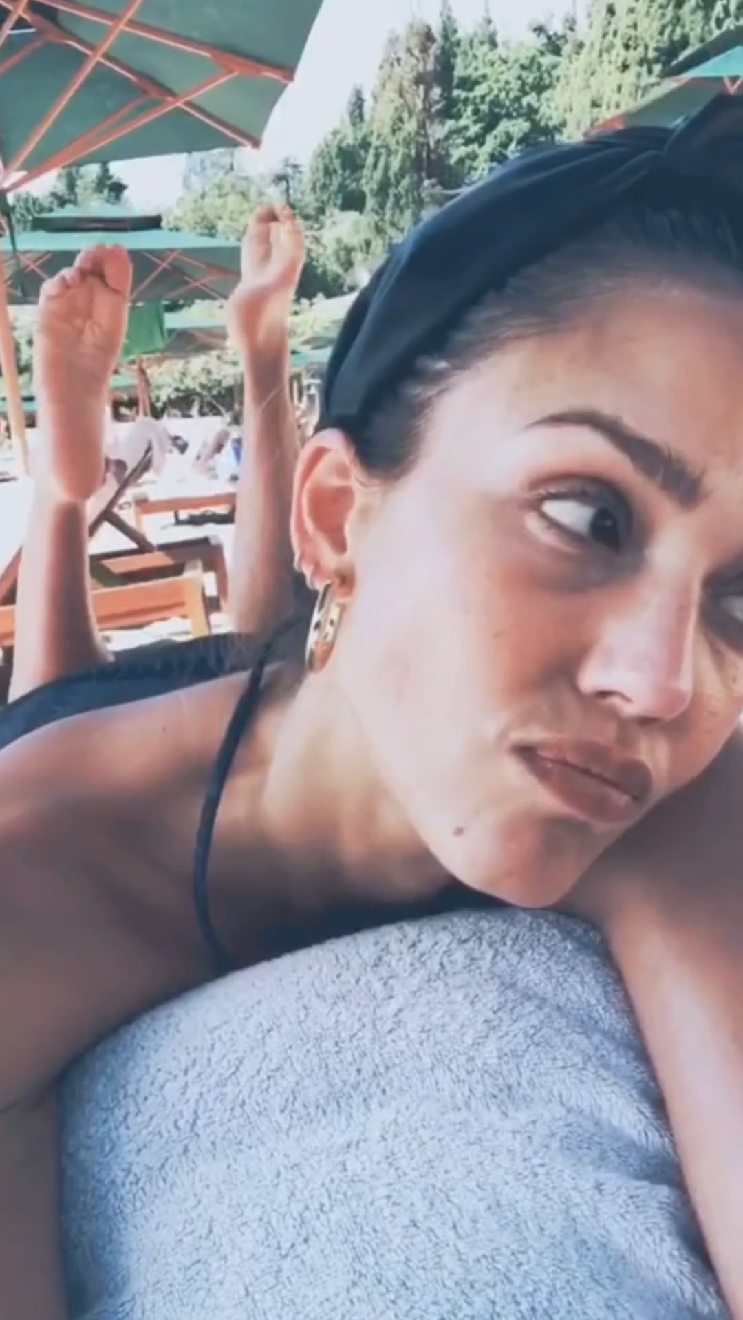 Jessica Alba’s Hot and Sexy Looks That Highlight Her Curves