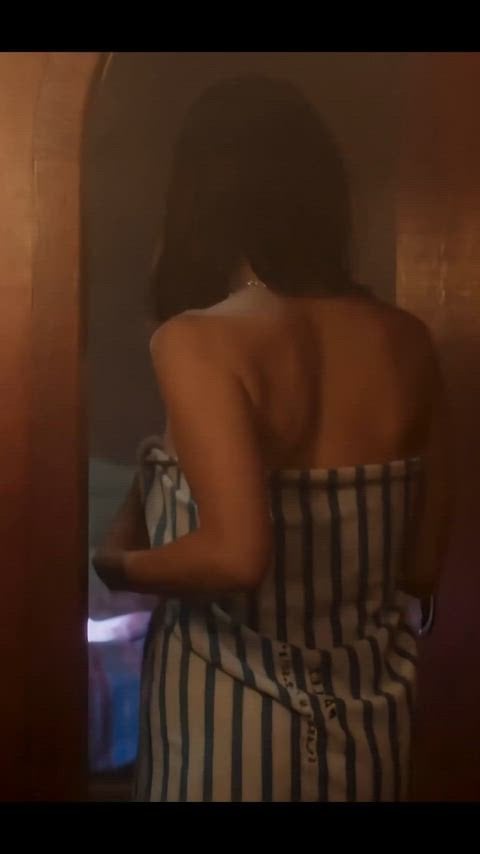 Jessica Alexander’s nude scene in “Into The Deep” (2022)