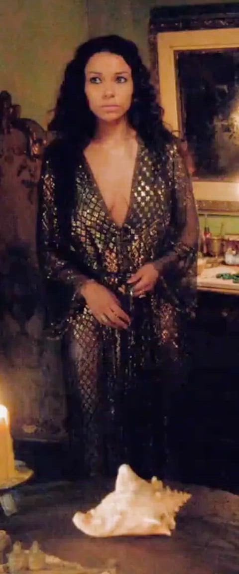 Jessica Parker Kennedy Turns Up the Heat in Hot Sexy Clips with and Without Clothes