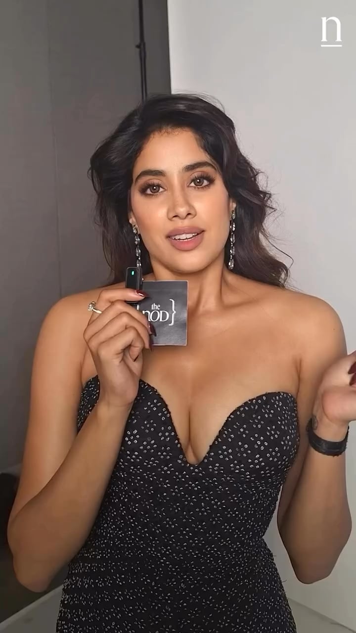 Jhanvi Kapoor Looks Hot in Revealing Outfits