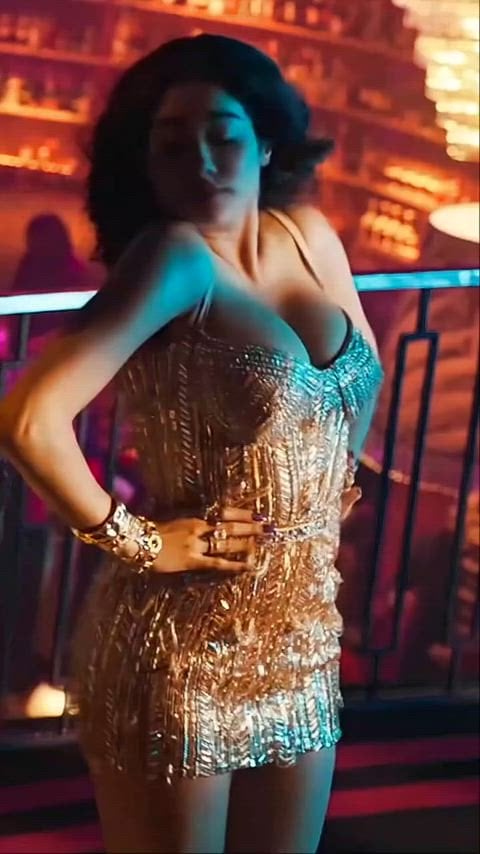 Jhanvi Kapoor’s steamy nude scene in her latest hot movie