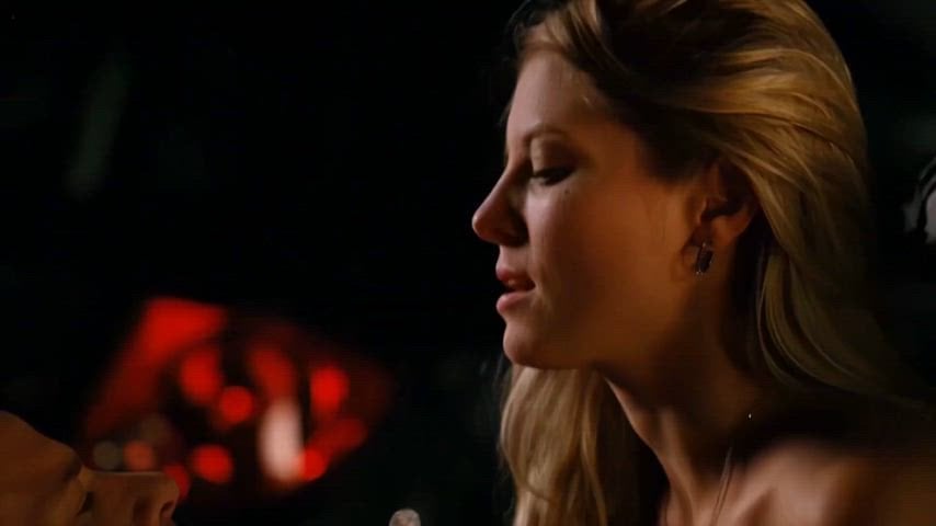 Kaitlin Doubleday Strips Down in a Sultry “With Clothes On” vs “With Clothes Off” Showdown