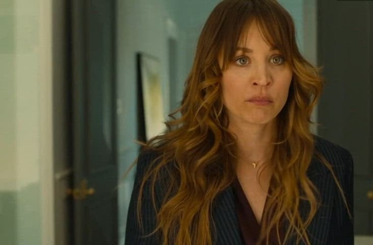 Kaley Cuoco’s Scorching Transformation from Clothed to Nude Sensation