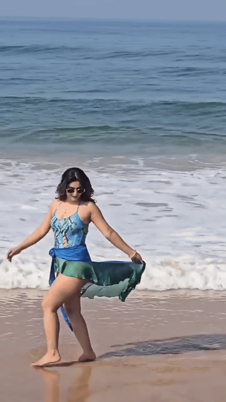 Karishma Sharma’s sizzling nude scene in her latest hot film