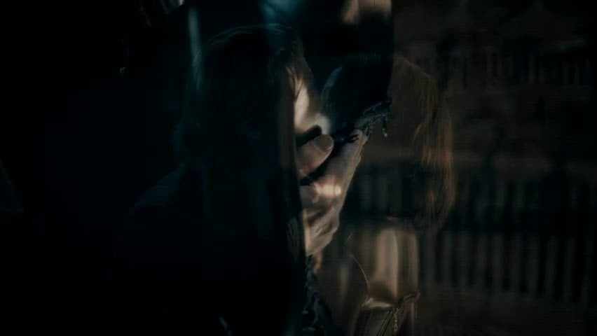 Kate Beckinsale – Sexy Moments from Underworld Evolution