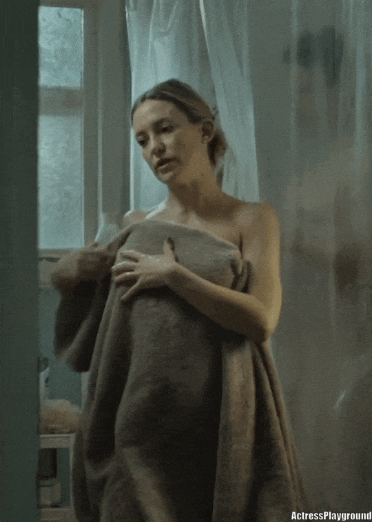 Kate Hudson’s Sexy Ass Shines in Stunning Revealing Clip