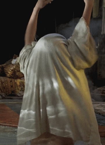 Katherine Heigl Shows Off Her Sexy Butt in Stunning New Video