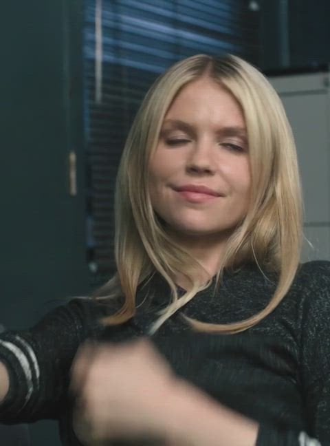 Kaya Rosenthal Gets Hot and Sultry in Hightown (2024)