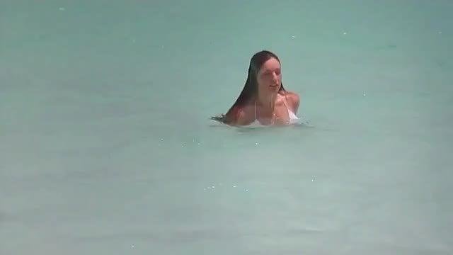 Kelly Brook’s Steamy Nude Scene in the Latest Movie