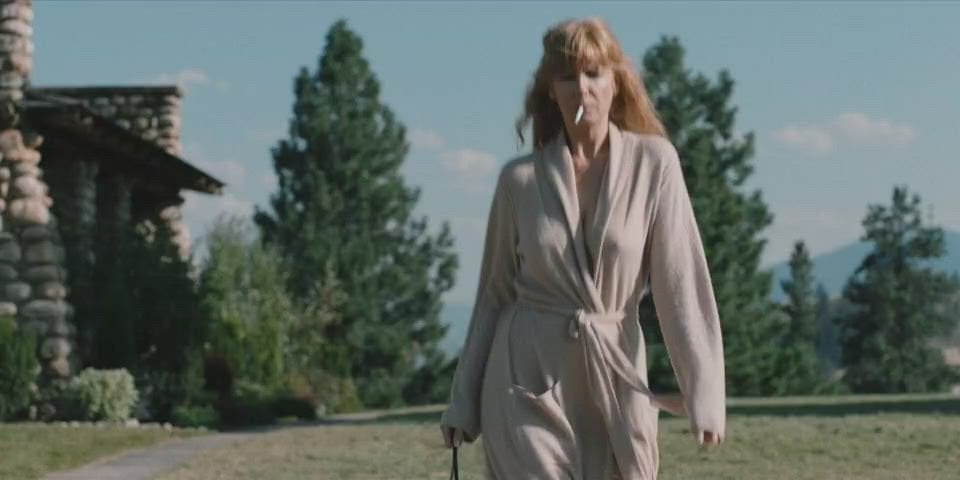 Kelly Reilly’s Hot Ass Steals the Spotlight in Jaw-Dropping Clip