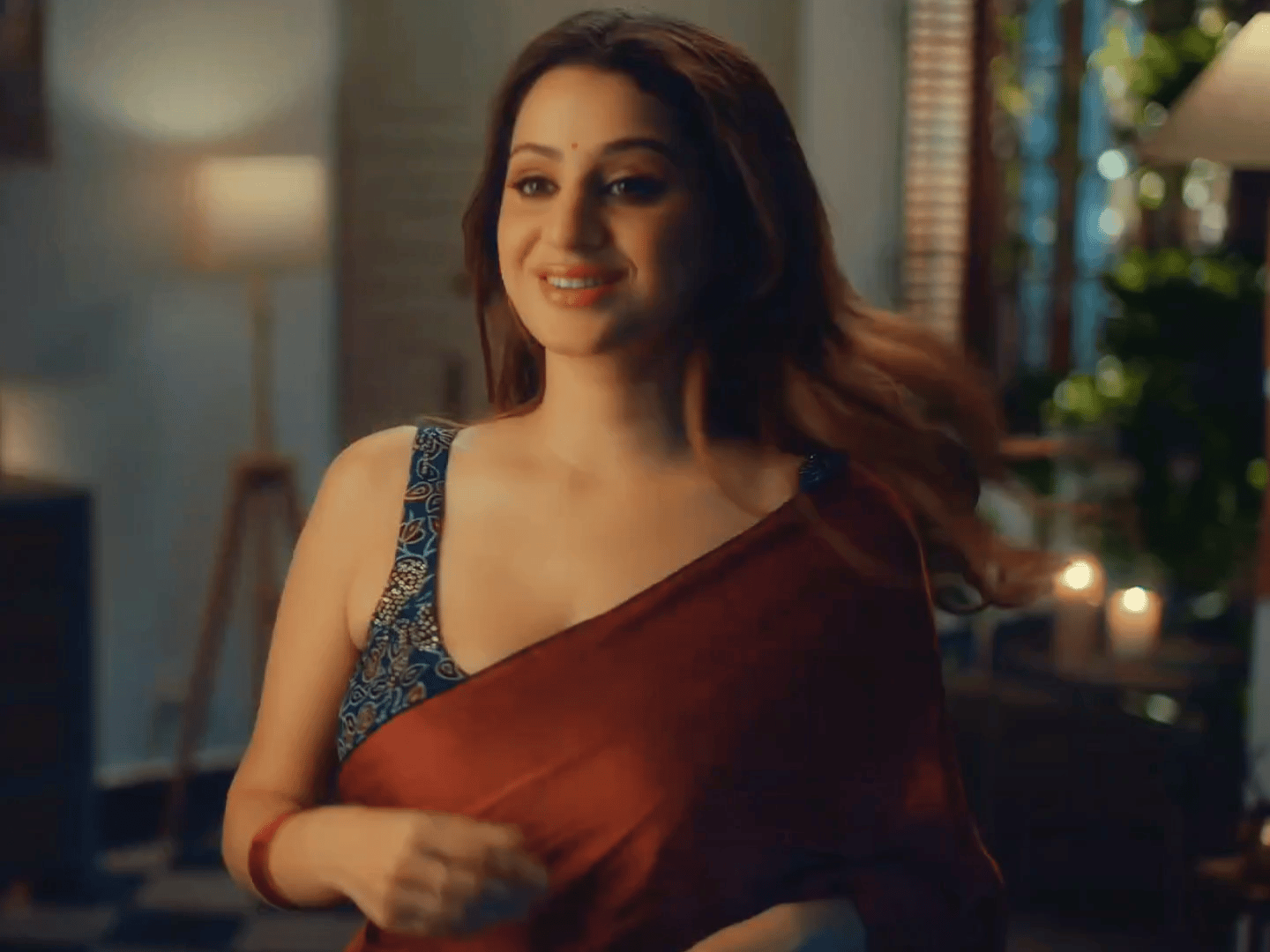 Kenisha Awasthi’s hot appearance in her latest video