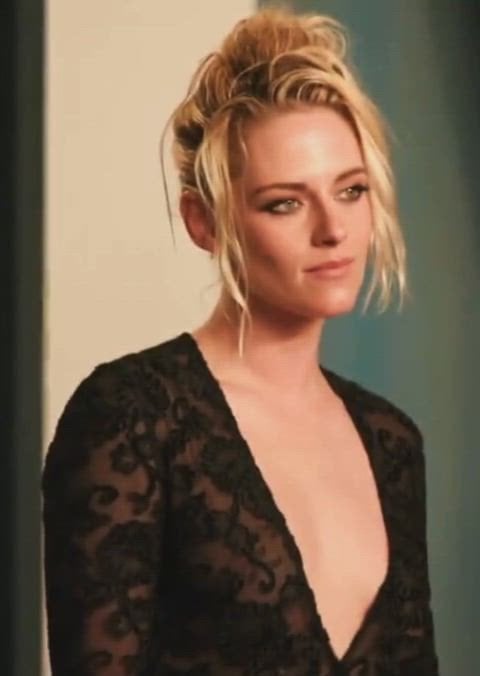 Kristen Stewart’s daring nude scene in the latest movie.