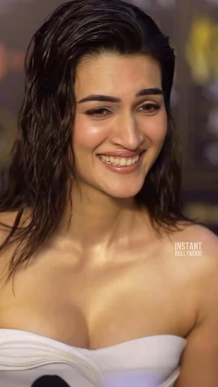 Kriti Sanon Looks Hot and Sexy in Stunning Dresses