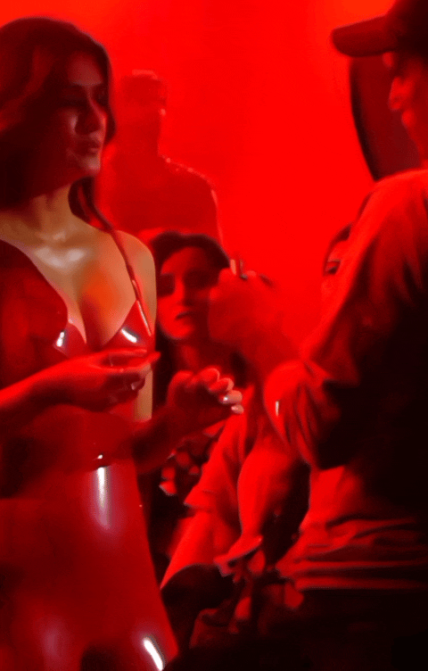 Kriti Sanon turns up the heat in this steamy nude scene.