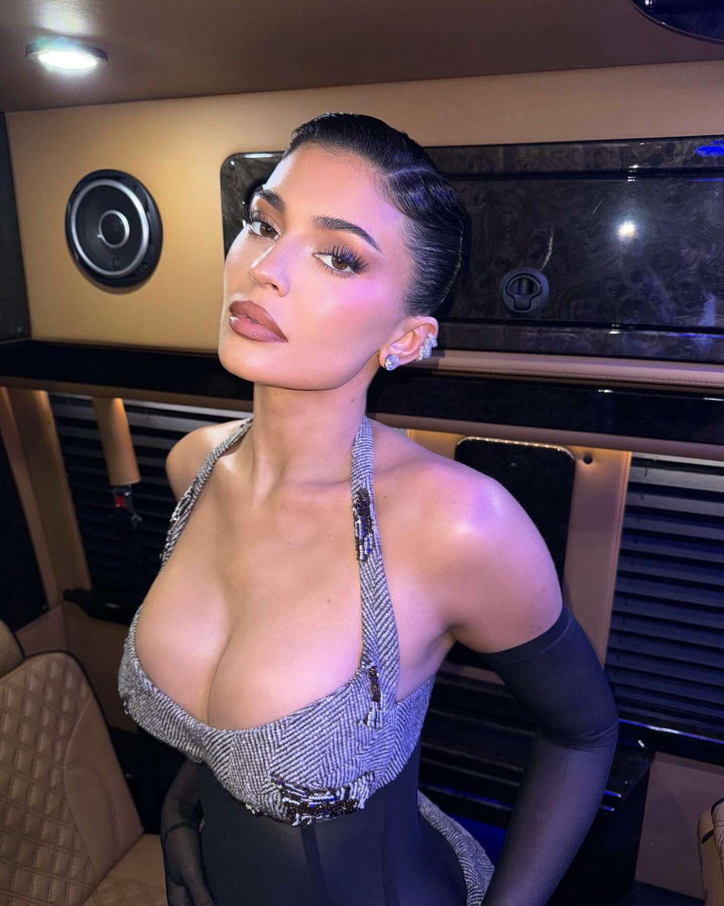 Kylie Jenner Goes Wild in a Hot and Sexy Summer Look