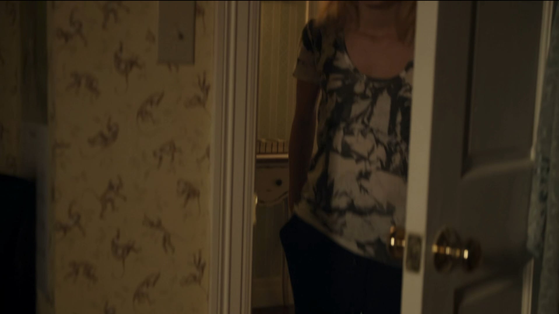 Laura Slade Wiggins in a steamy nude scene that will take your breath away.