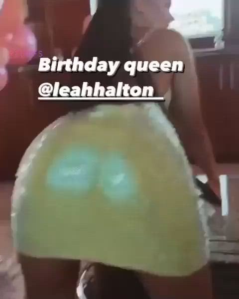 Leah Halton’s Sexy Butt Steals the Show in This Sultry Clip