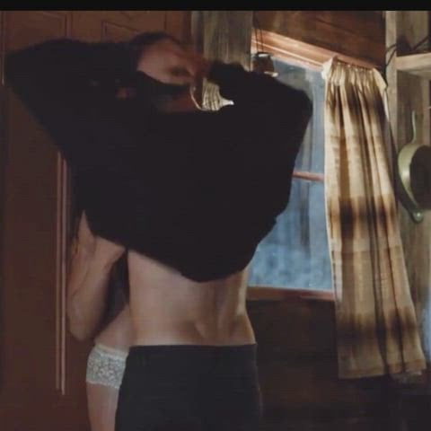 Libby Munro’s nude scene in The Hunted (2018)