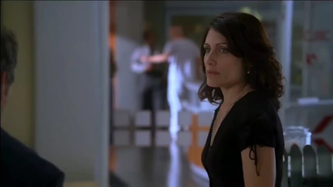 Lisa Edelstein Shows Off Her Hot Ass in Steamy Video