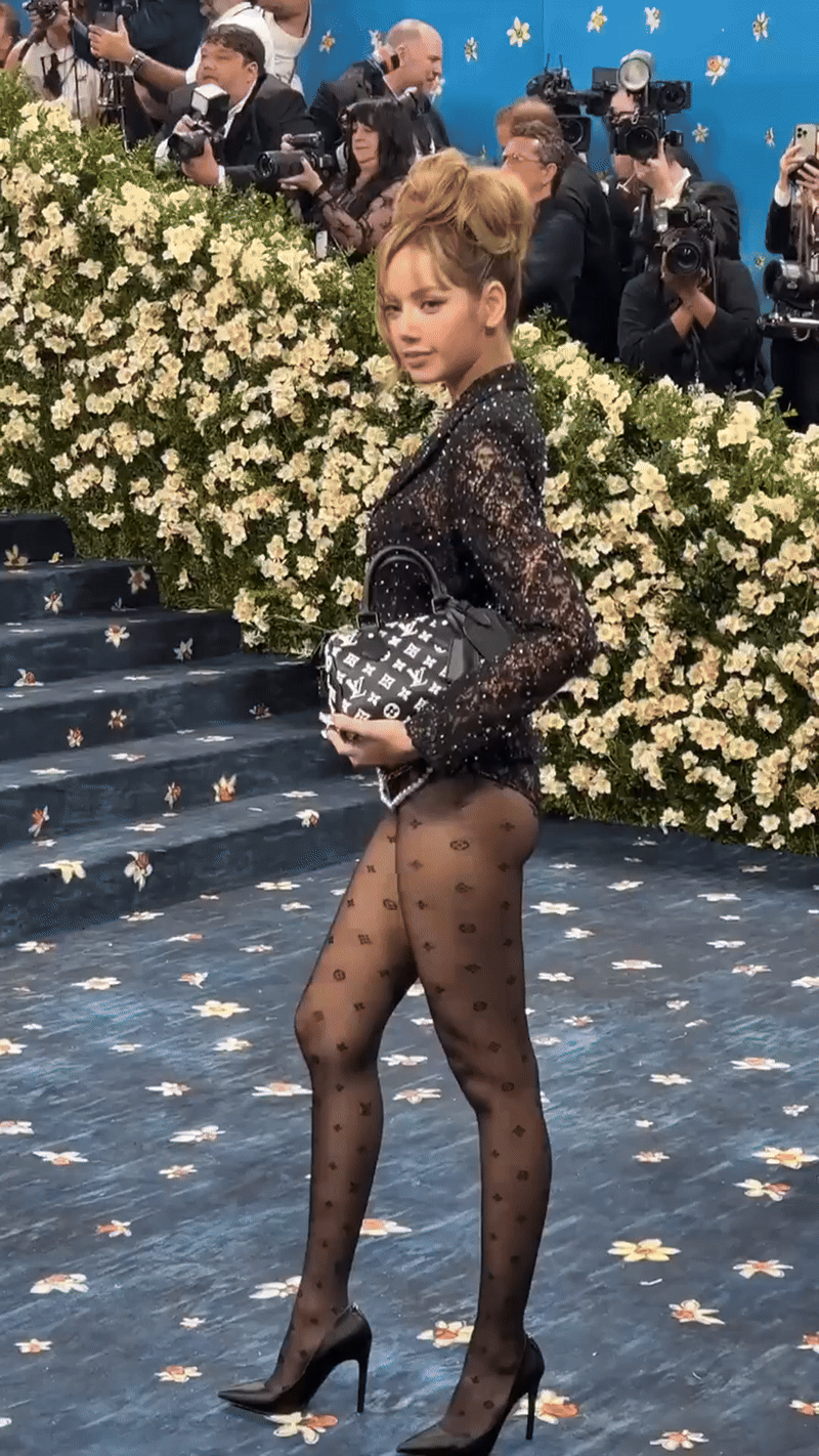 Lisa Goes Wild at Met Gala 2025 in Stunningly Sexy Outfit
