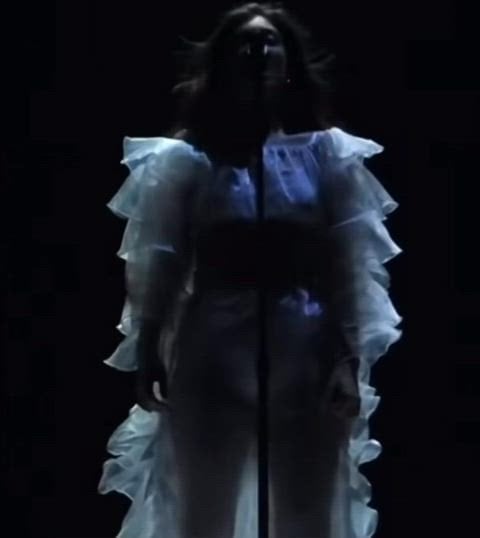 Lorde’s Steamy Reveal in Sultry New Video