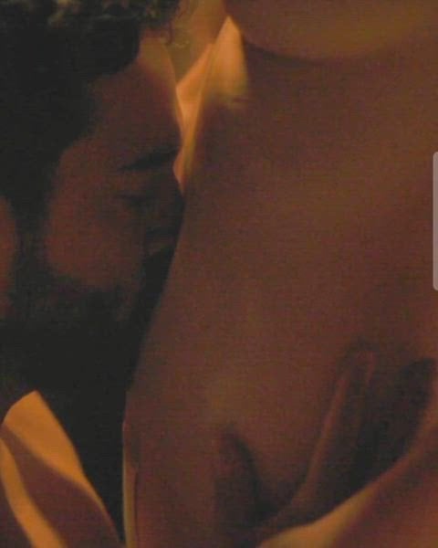 Lucía Gómez-Robledo’s steamy nude scene in Volver a Caer (2023)