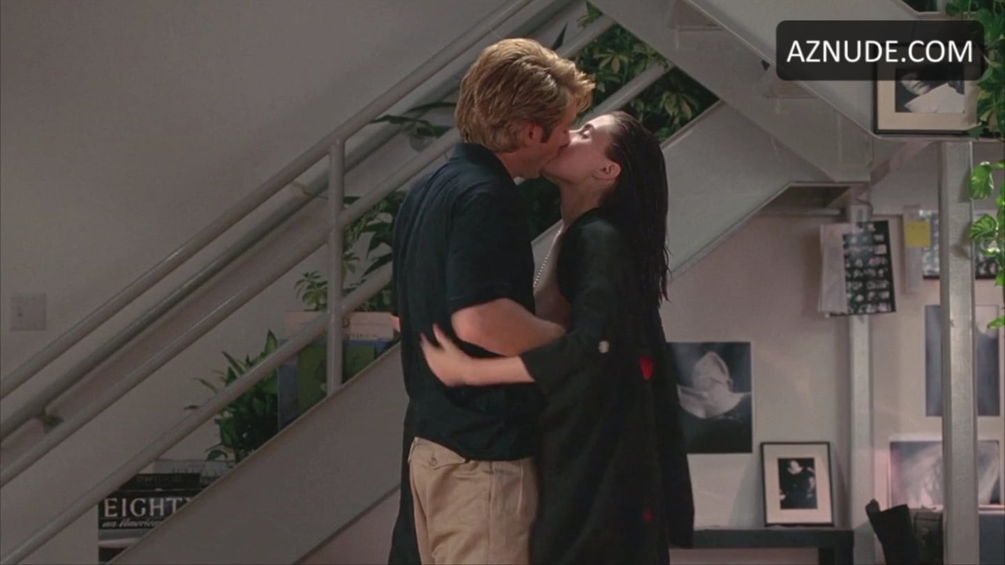 Mädchen Amick in a steamy nude scene that will leave you breathless
