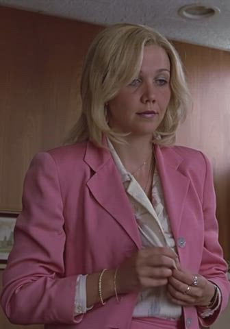 Maggie Gyllenhaal: Unveiling the Raw Beauty of Sexy vs Nude