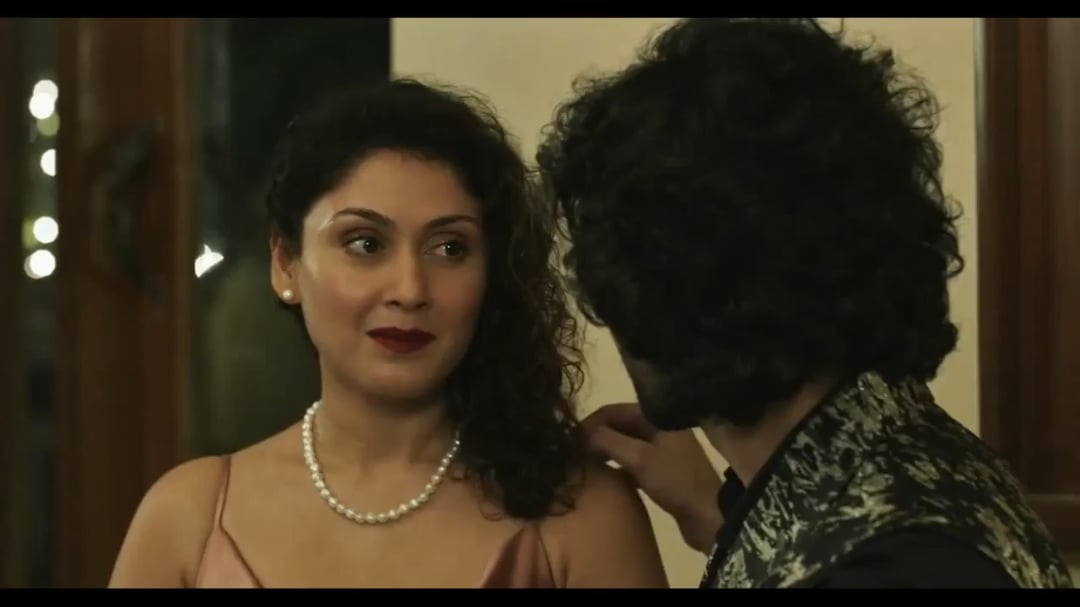 Manjari Fadnis sizzles in a steamy nude scene in Miya Biwi aur Murder (2022)