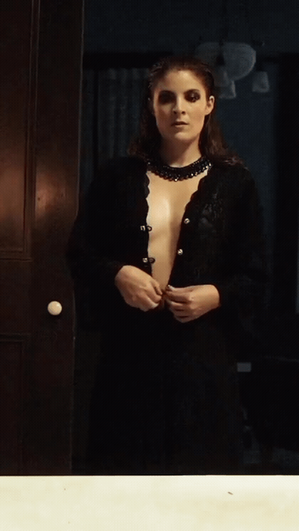 Manon Pages Sensually Dares to Compare Hot Looks Both Clothed and Nude