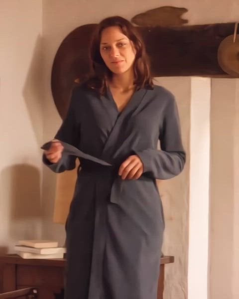 Marion Cotillard in ‘Ismael’s Ghosts’ Nude Pussy Reveal Video