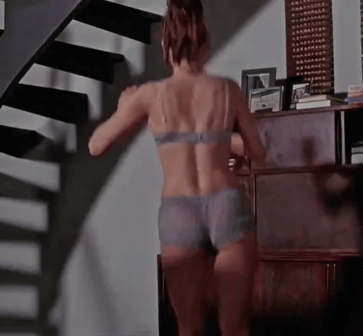 Marisa Tomei Shows Off Her Sexy Ass in Steamy Clip