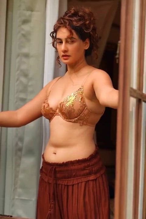 Megha Shukla’s hot appearance in her latest Instagram video
