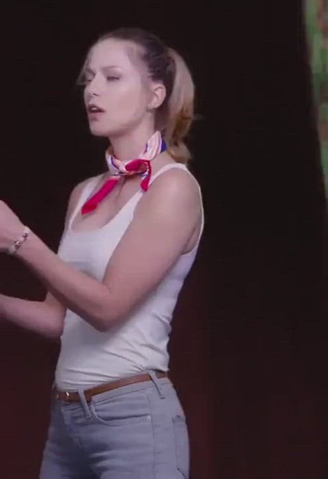 Melissa Benoist’s Sexy Booty Showcase