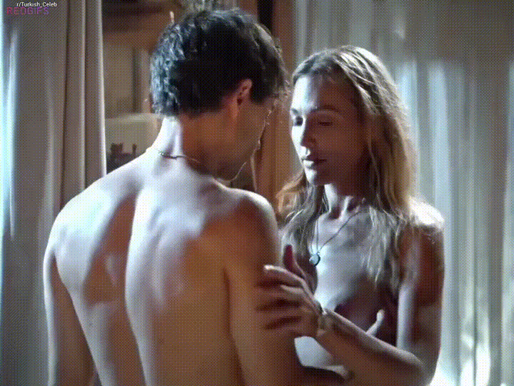 Meryem Uzerli’s Nude Scene in Ru