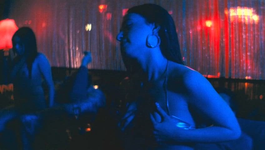 Mikey Madison Shows Off Her Hot and Sexy Style