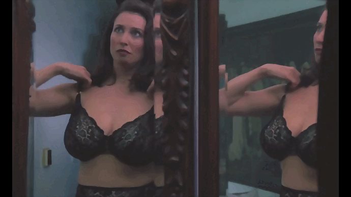 Mimi Rogers Strips Down in Hot and Sexy Transformation Unclothed
