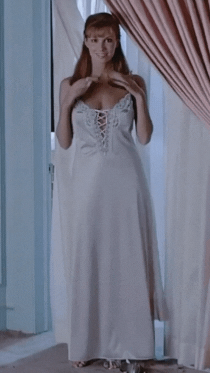 Monique Gabrielle Strips Down in This Steamy Nude Comparison Video