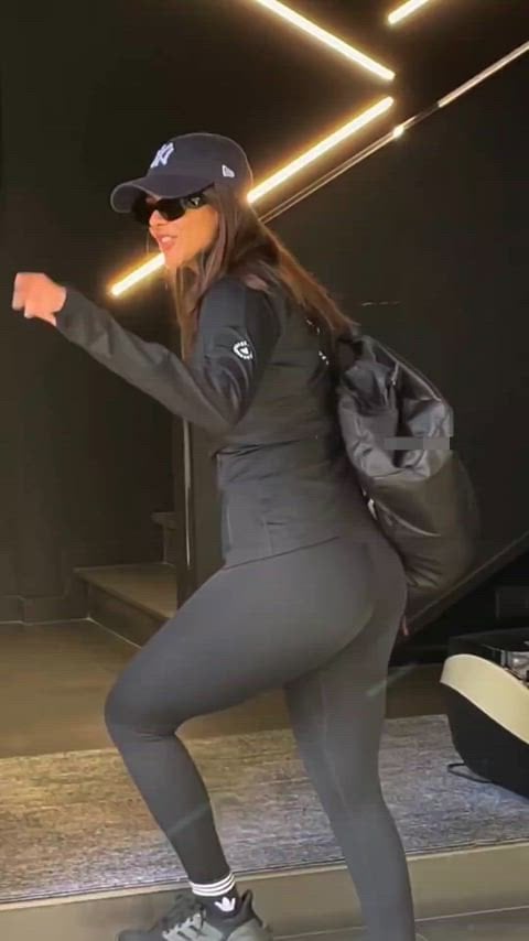 Mrunal Thakur sizzles in a steamy nude scene that will leave you wanting more.