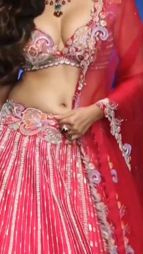 Mrunal Thakur’s hot appearance in her latest project